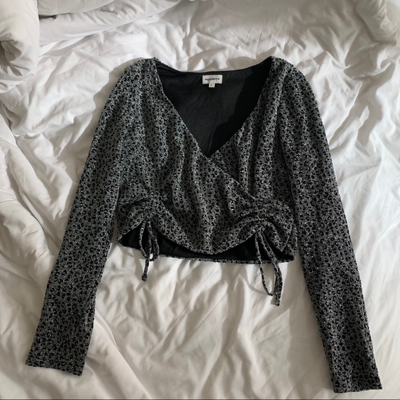 superdown Tops - Superdown Syna Ruched Top in Silver Leopard